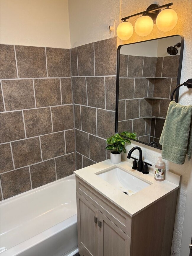 Building Photo - Large 3 bedroom house available