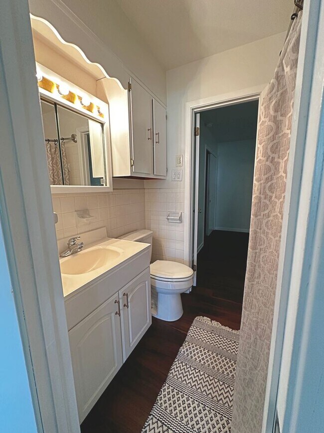 Building Photo - Alcoa City Duplex