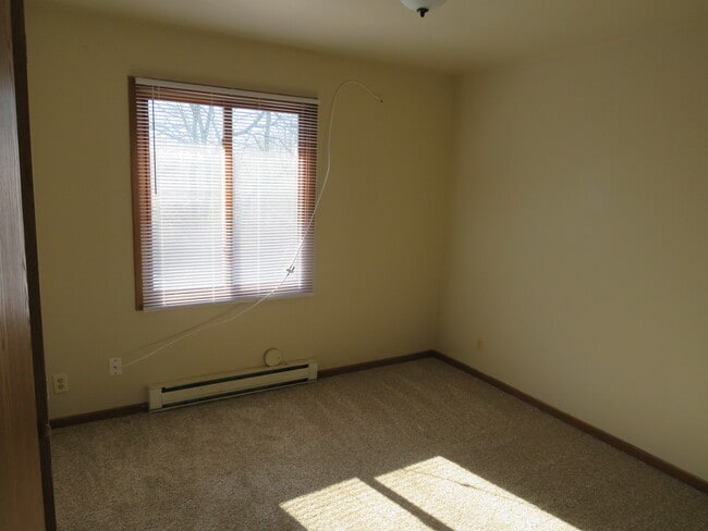 Building Photo - 2304 Ashland Dr