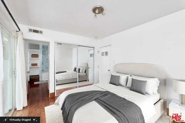 Building Photo - 1141 Cabrillo Ave