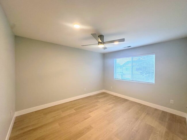 Building Photo - 7643 Coloma St