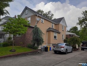 Building Photo - 213 Elm Ave