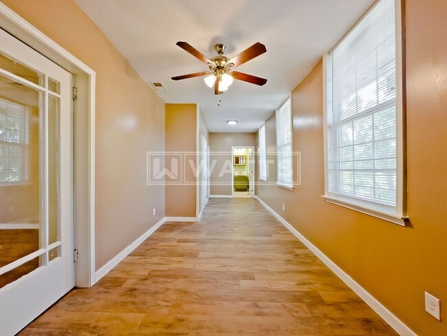 Building Photo - 1022 28th Pl S