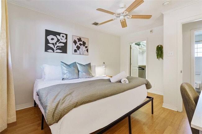 Building Photo - 1422 Collier St