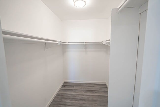 Building Photo - Remodeled 2 Bedroom Condo for Rent in Newhall!