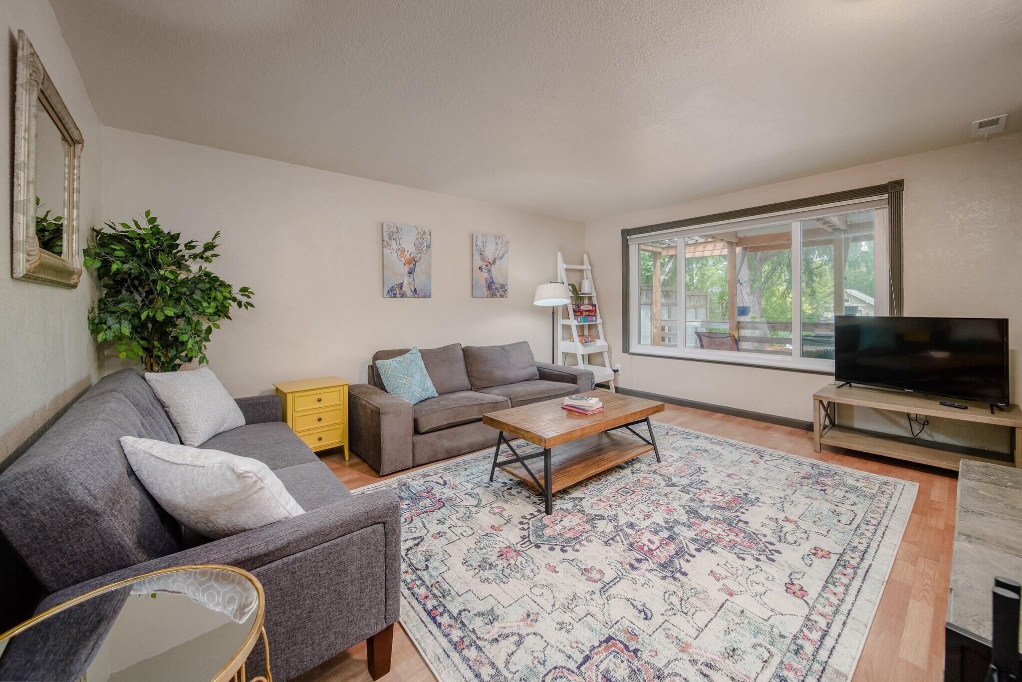 Building Photo - 312 S Nebraska St