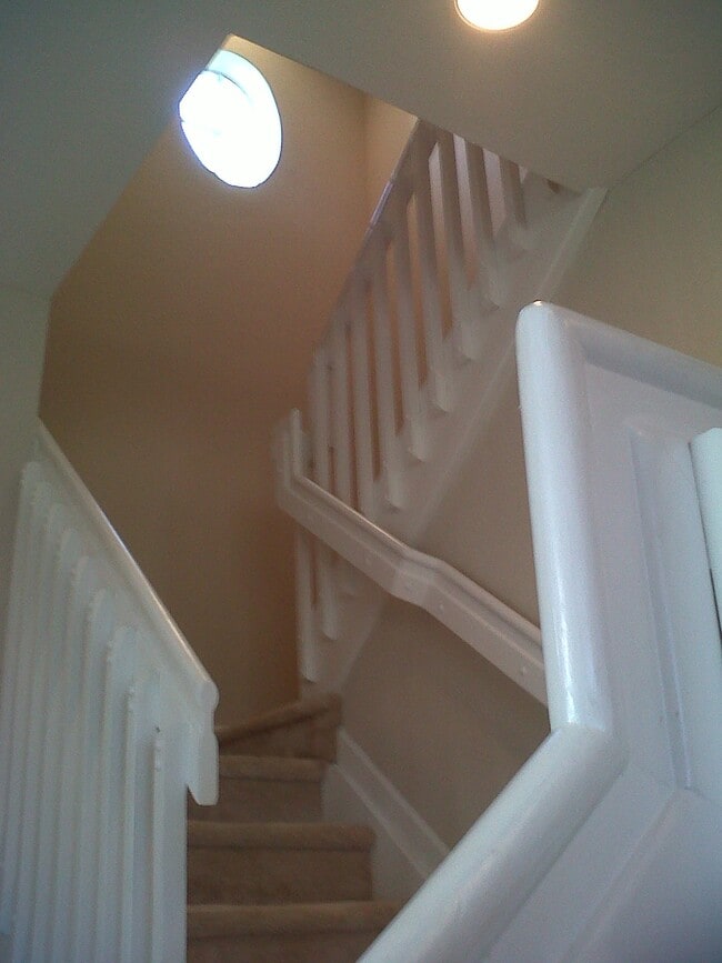 Building Photo - 1221 Lucaya Dr