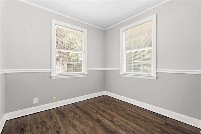 Building Photo - 5263 Border Dr S
