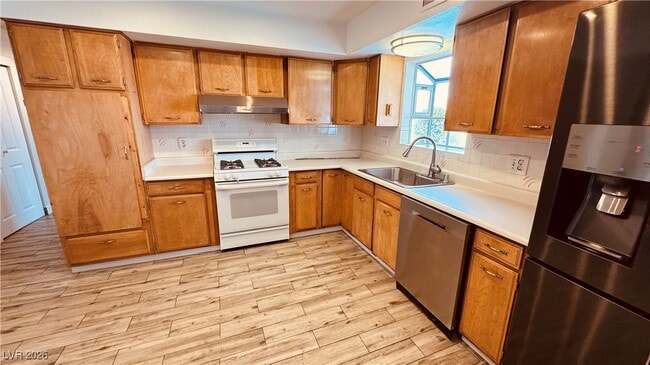 Building Photo - 201 Redstone St