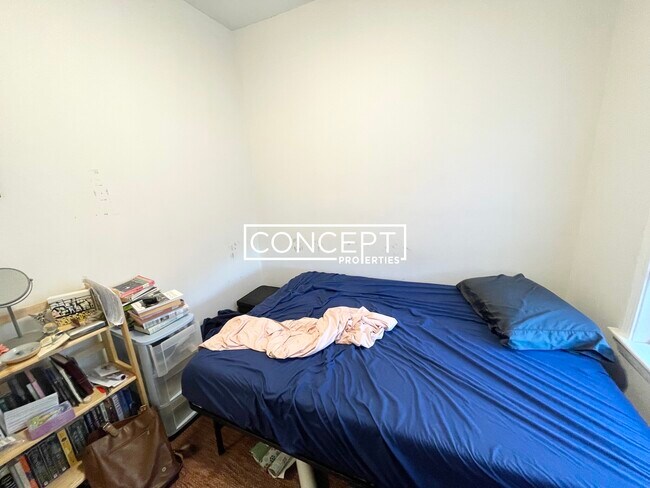 Building Photo - 8 Bickford Ave