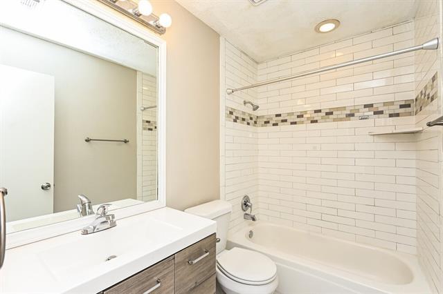 Building Photo - 3309 Country Creek Ln