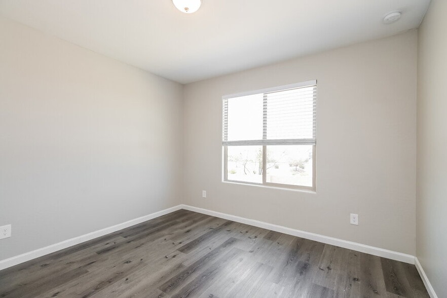 Building Photo - 4208 S 82nd Ln