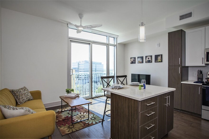 Building Photo - 6800 Main St