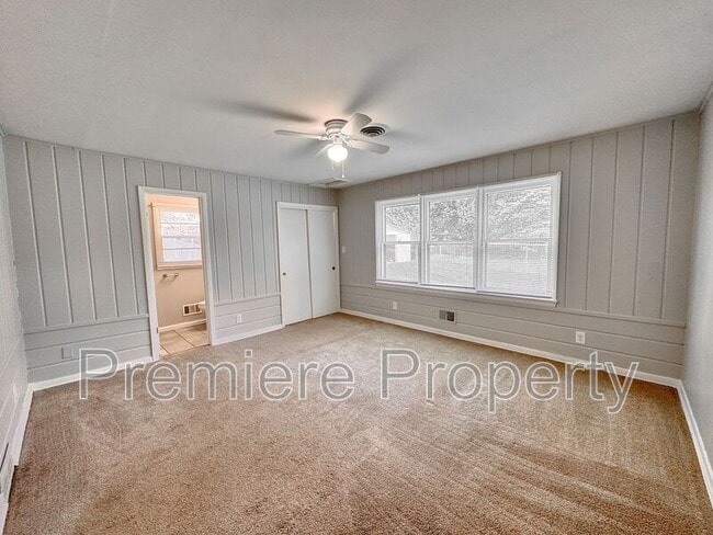 Building Photo - 4433 Sterling Ave