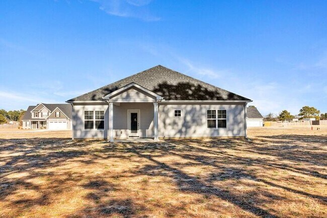 Building Photo - 3 Bedroom, 2.5 Bath Home with Bonus Room