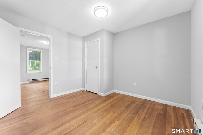 Building Photo - 13 Wood Ct