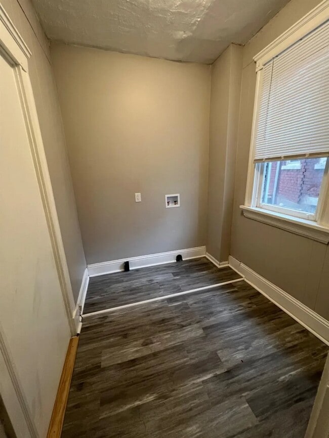 Building Photo - 1014 Parkson Pl