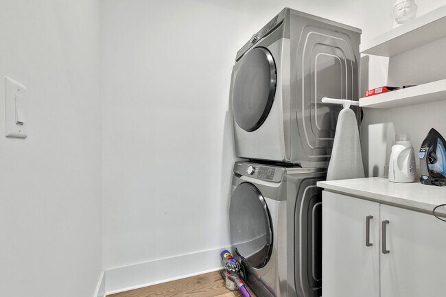 Building Photo - Fully Furnished 3bd/2.5ba Trilith Townhome with Utilities Included