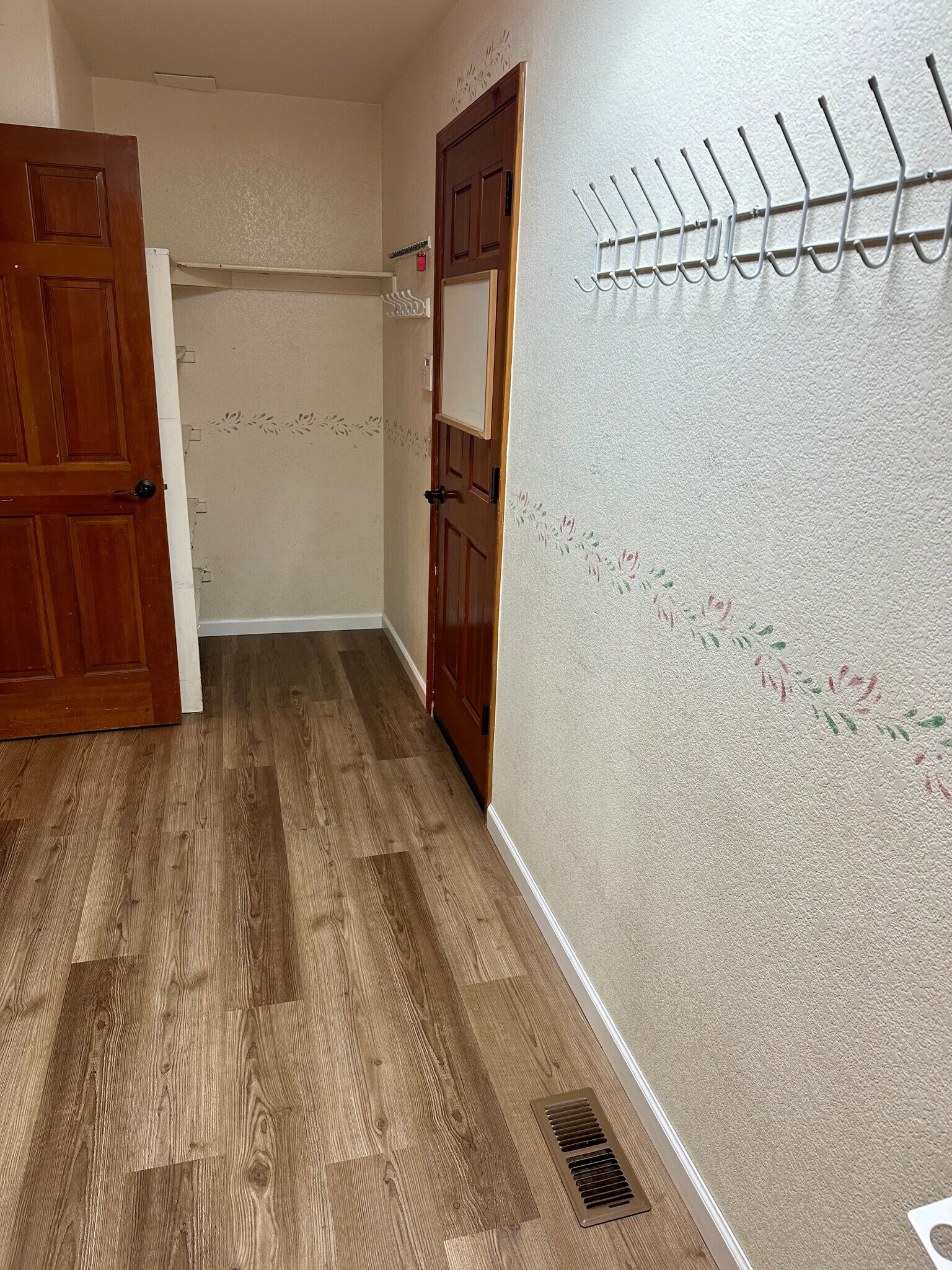 Laundry Room - 9402 Oakbrush Way