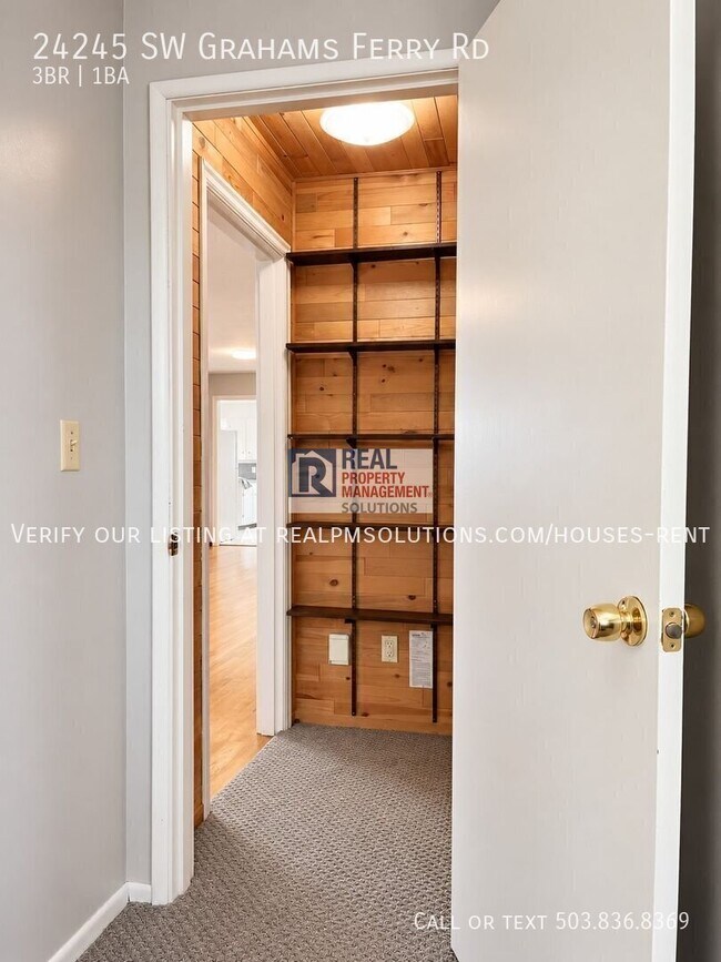 Building Photo - 24245 SW Grahams Ferry Rd
