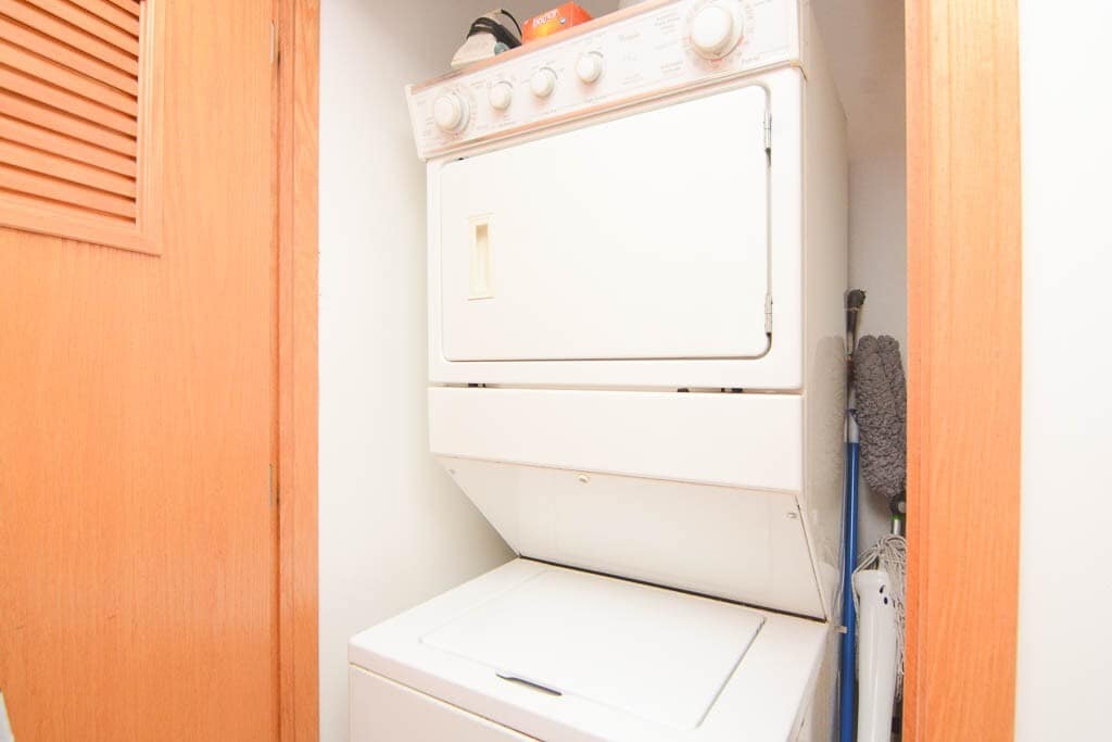 Building Photo - 934 W Leland Ave