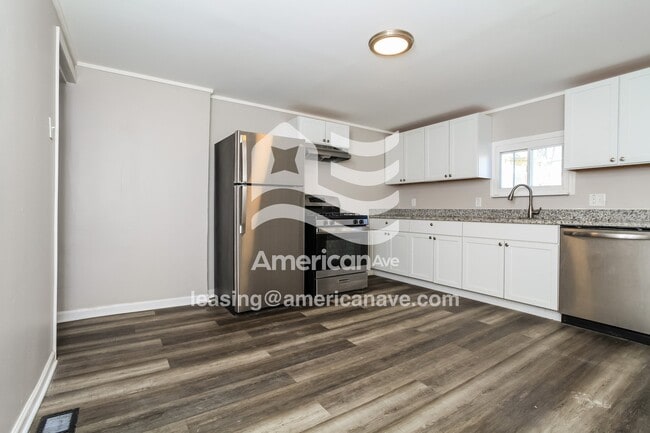 Building Photo - 423 5th Ave