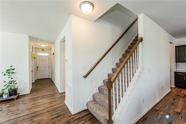 Building Photo - 8105 Lyman Ct