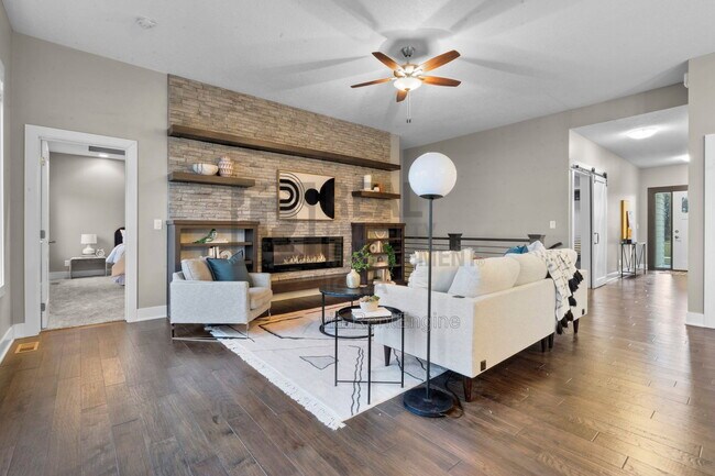 Building Photo - 16893 Madison Cir
