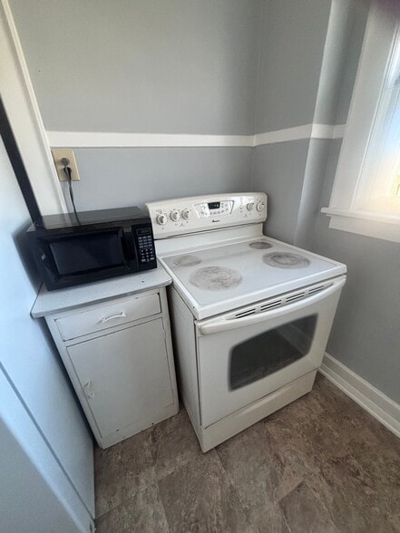 Building Photo - 435 W McKibben St