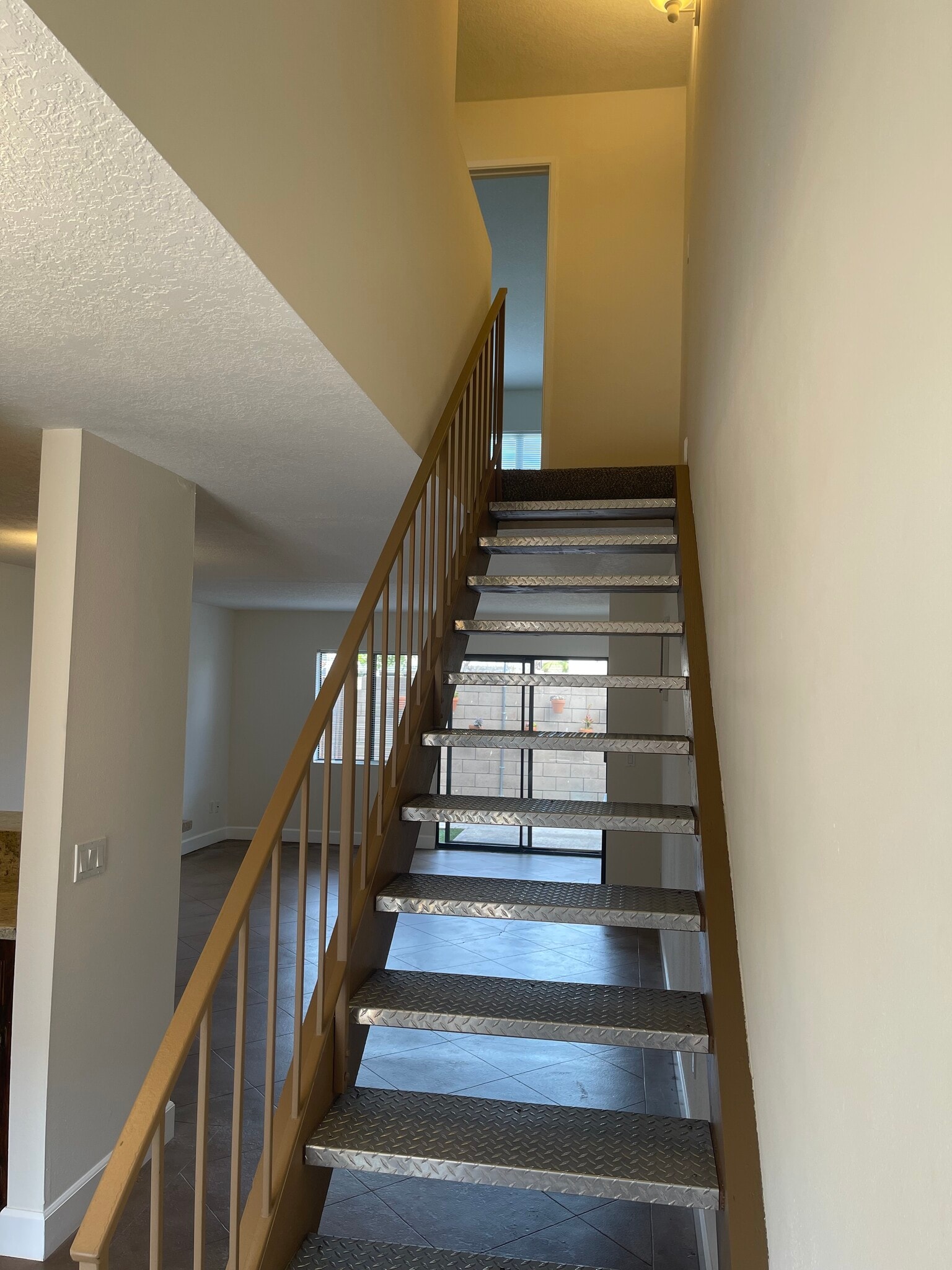 Diamond plate stair treads - 16622 Jib Cir