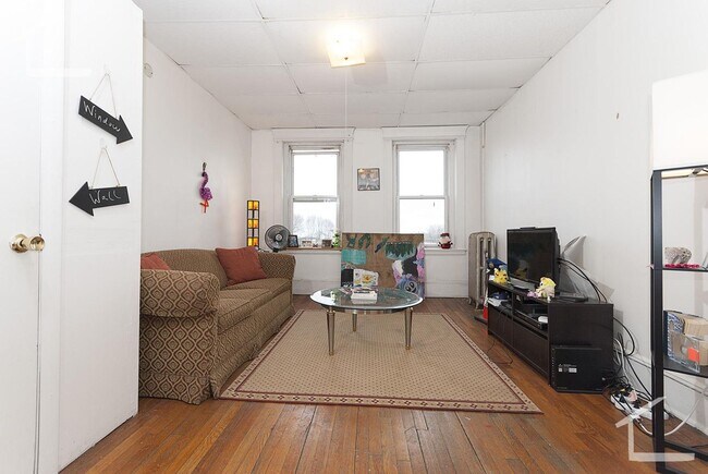 Building Photo - Allston 2 BR Apartment - 9/1/26