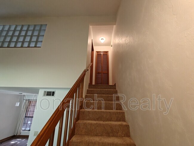 Building Photo - 830 SW 56th Terrace