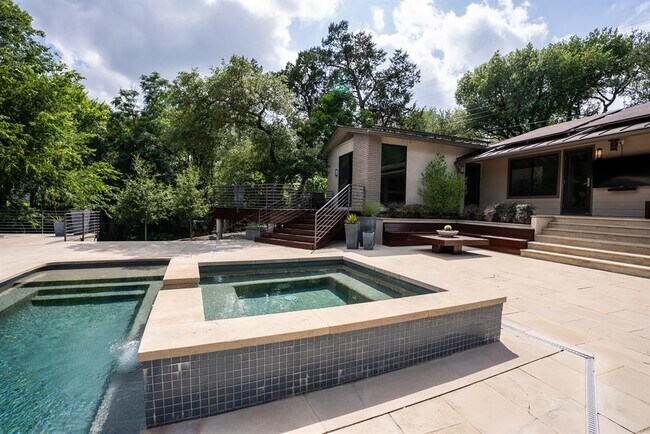 Building Photo - 3305 Laurel Cir