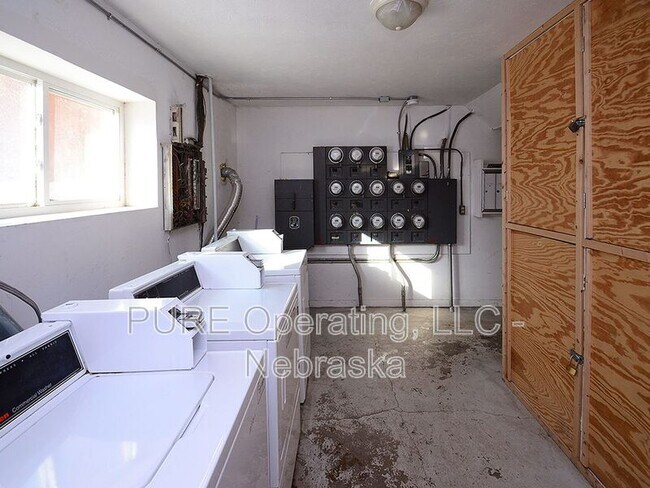 Building Photo - 616 N 46th St