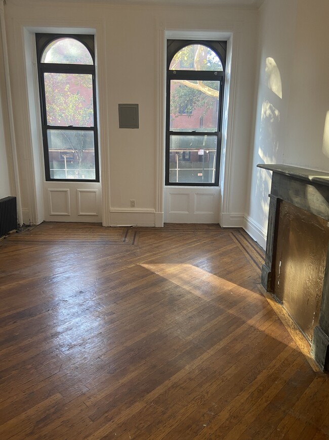 Building Photo - 233A Clinton St