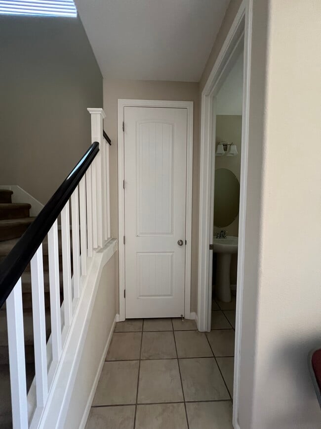 Building Photo - 1088 Gridley Dr