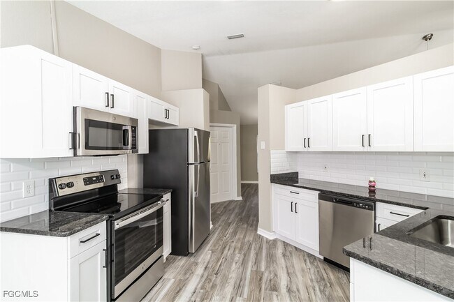 Building Photo - 1619 Geranium Ave