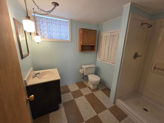 Building Photo - Charming 2-bedroom, 2-bath home