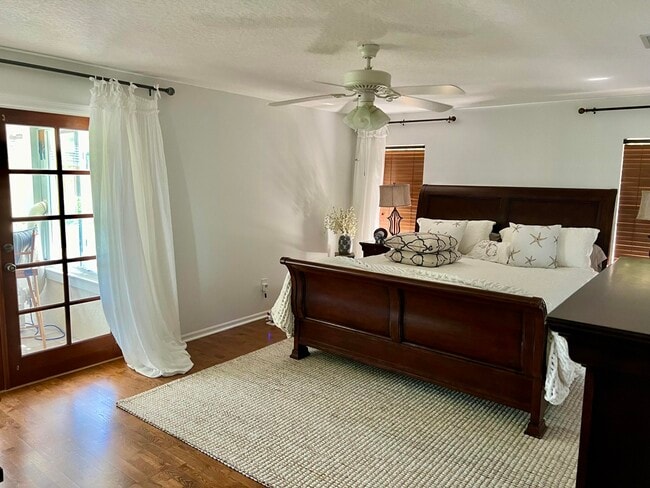 Building Photo - 410 Rio Casa Dr S