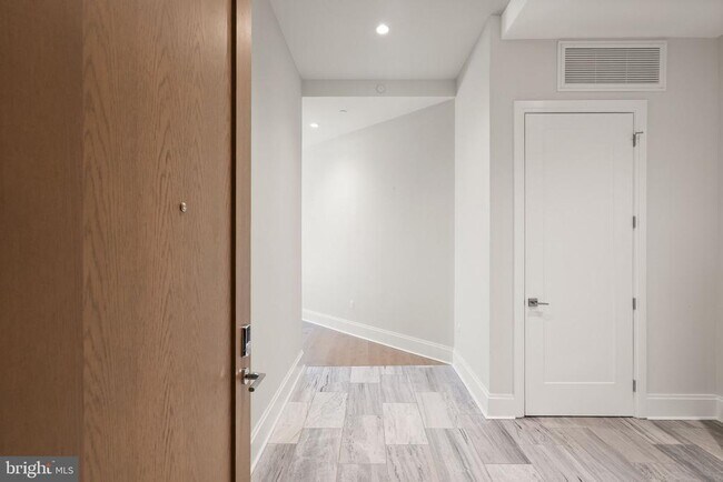 Building Photo - 7887 Jones Branch Dr