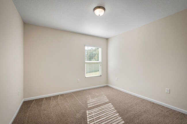 Building Photo - ***AVAILABLE SOON*** 4/3 with Bonus Room i...