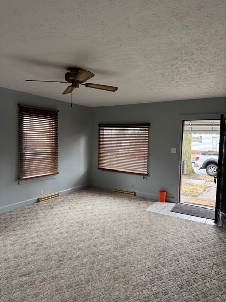 Building Photo - 2121 Cherry Ave