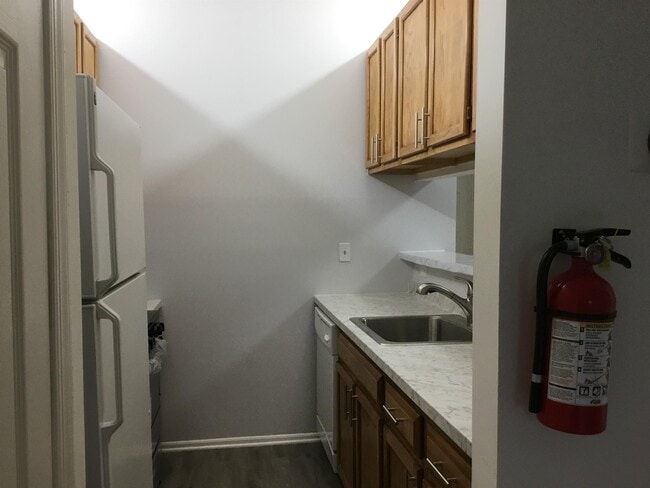 Building Photo - 109 Cottonwood St