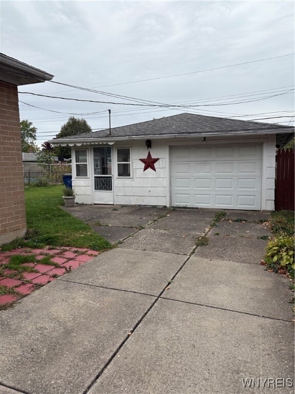Building Photo - 124 Carmen Rd