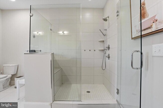 Building Photo - 159 Green Ln