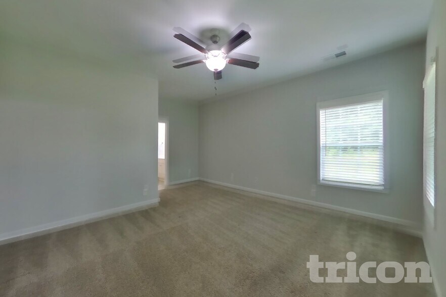 Building Photo - 713 W Coker Way