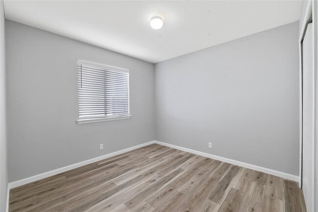 Building Photo - 317 Precipice Way