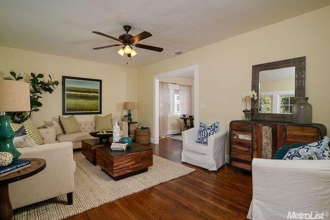 Building Photo - Stylishly Updated 2 Bed Home in Prime Midt...