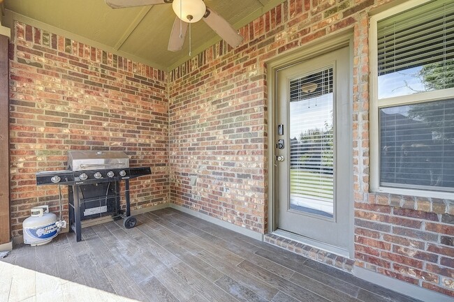 Building Photo - 106 Martingale Trail