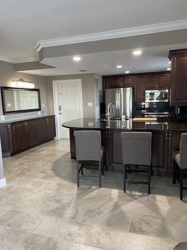 Building Photo - 404 S Beach St